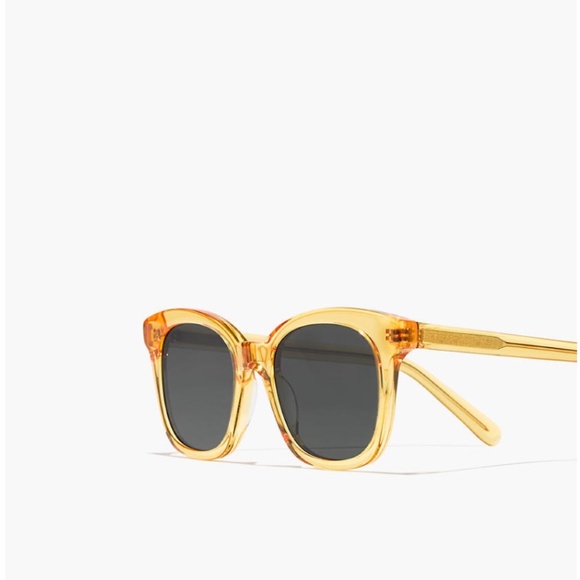 Madewell Venice Flat Frame Sunglasses in Yellow - Picture 2 of 3
